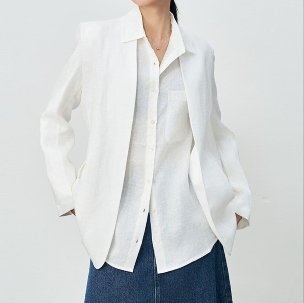 白ブラウス リネン風合いゆったりロングシャツ