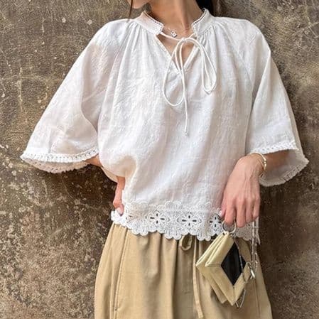白ブラウス 優美な花レース 紐リボンブラウス