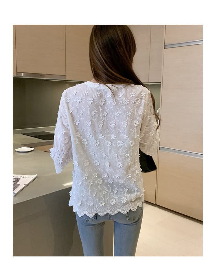 白ブラウス 立体花刺繍フレアスリーブブラウス